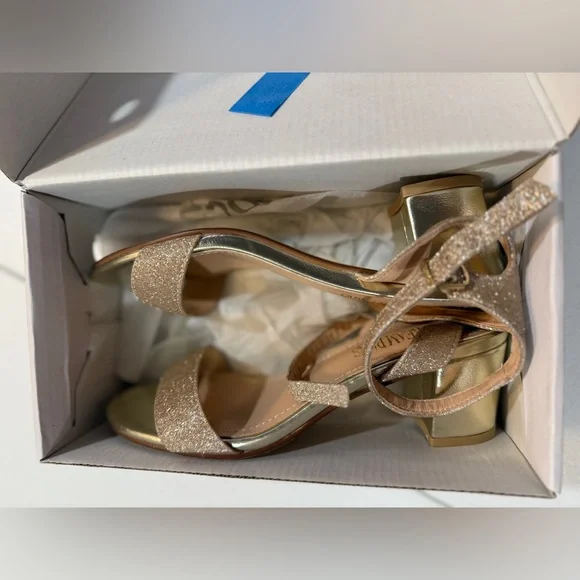 New In Box Dream Pairs Carnival Ankle Strap Heel Gold Glitter Womens US Size 7 - Picture 3 of 10